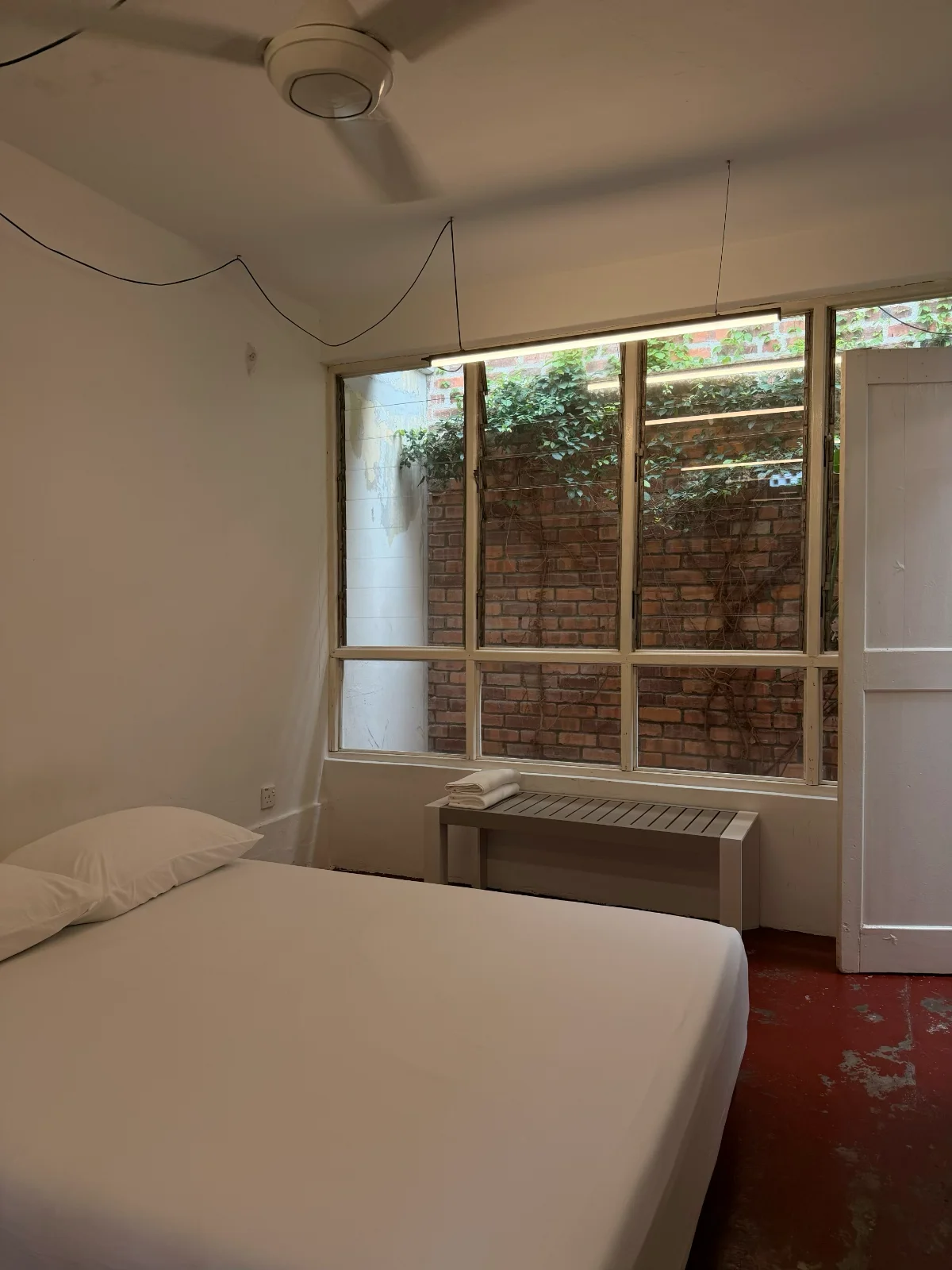 Medium Courtyard Room - photo 8