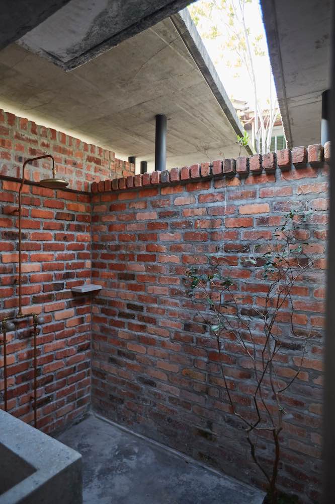 Medium Courtyard Room - photo 12