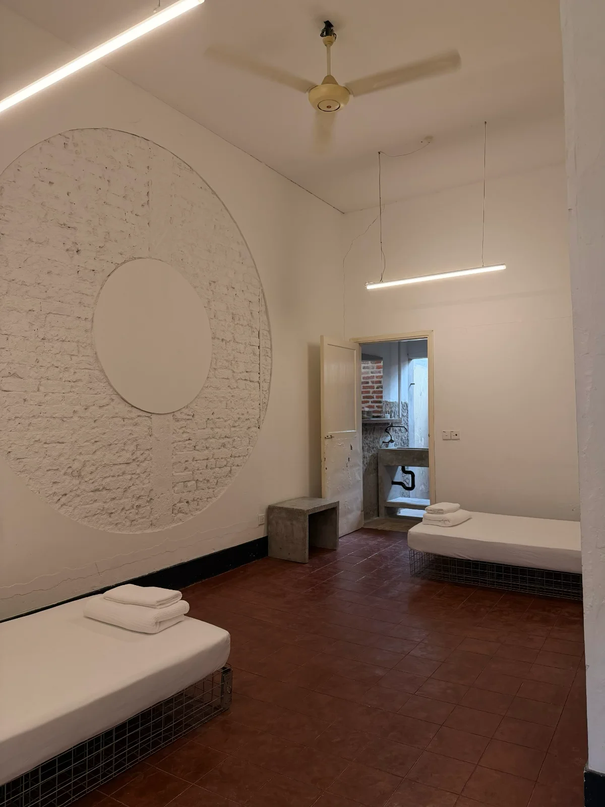 Water Courtyard Family Room - photo 6