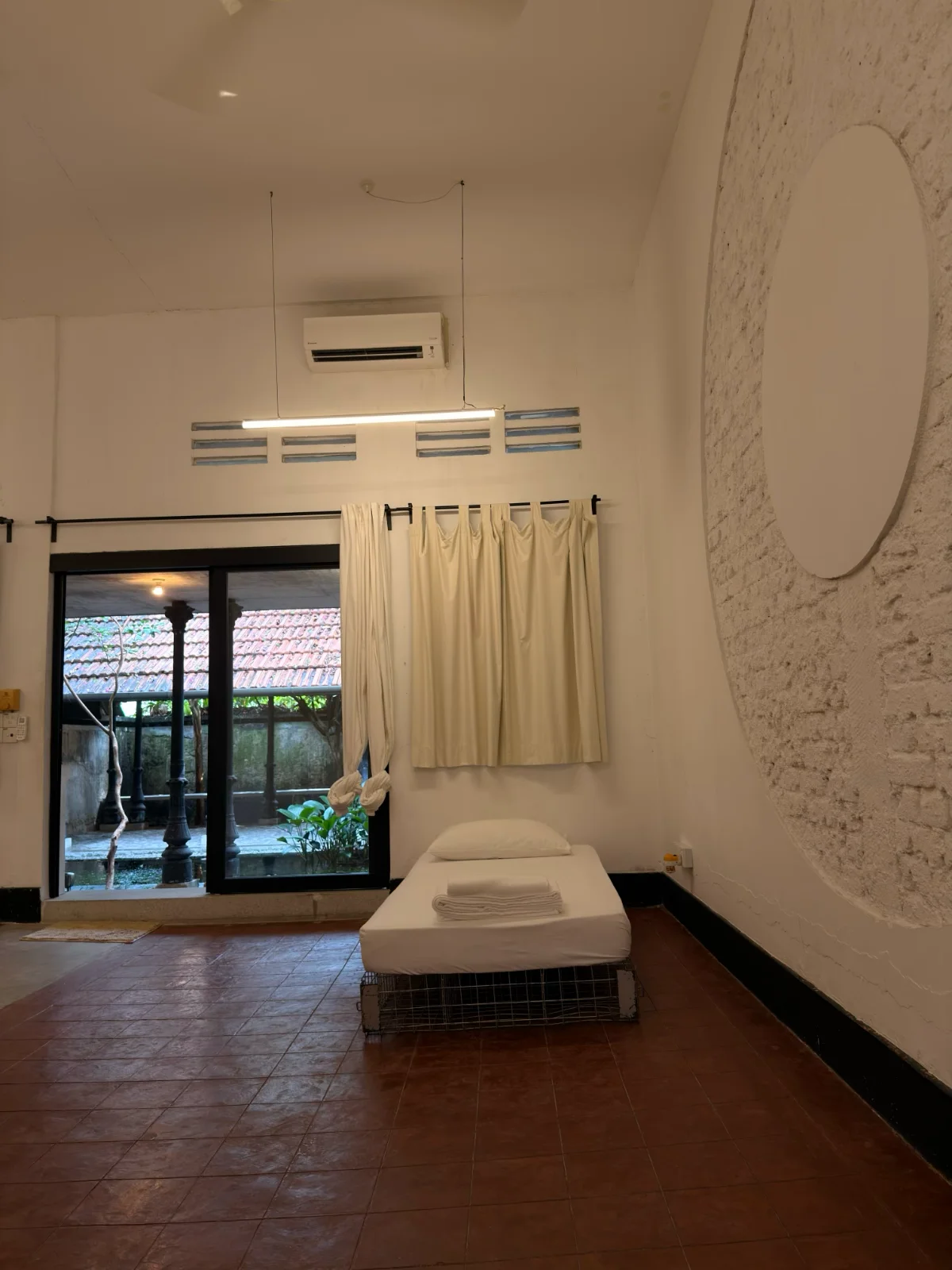 Water Courtyard Family Room - photo 8